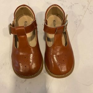 Kiderence brown Mary Jane size 9 shoes